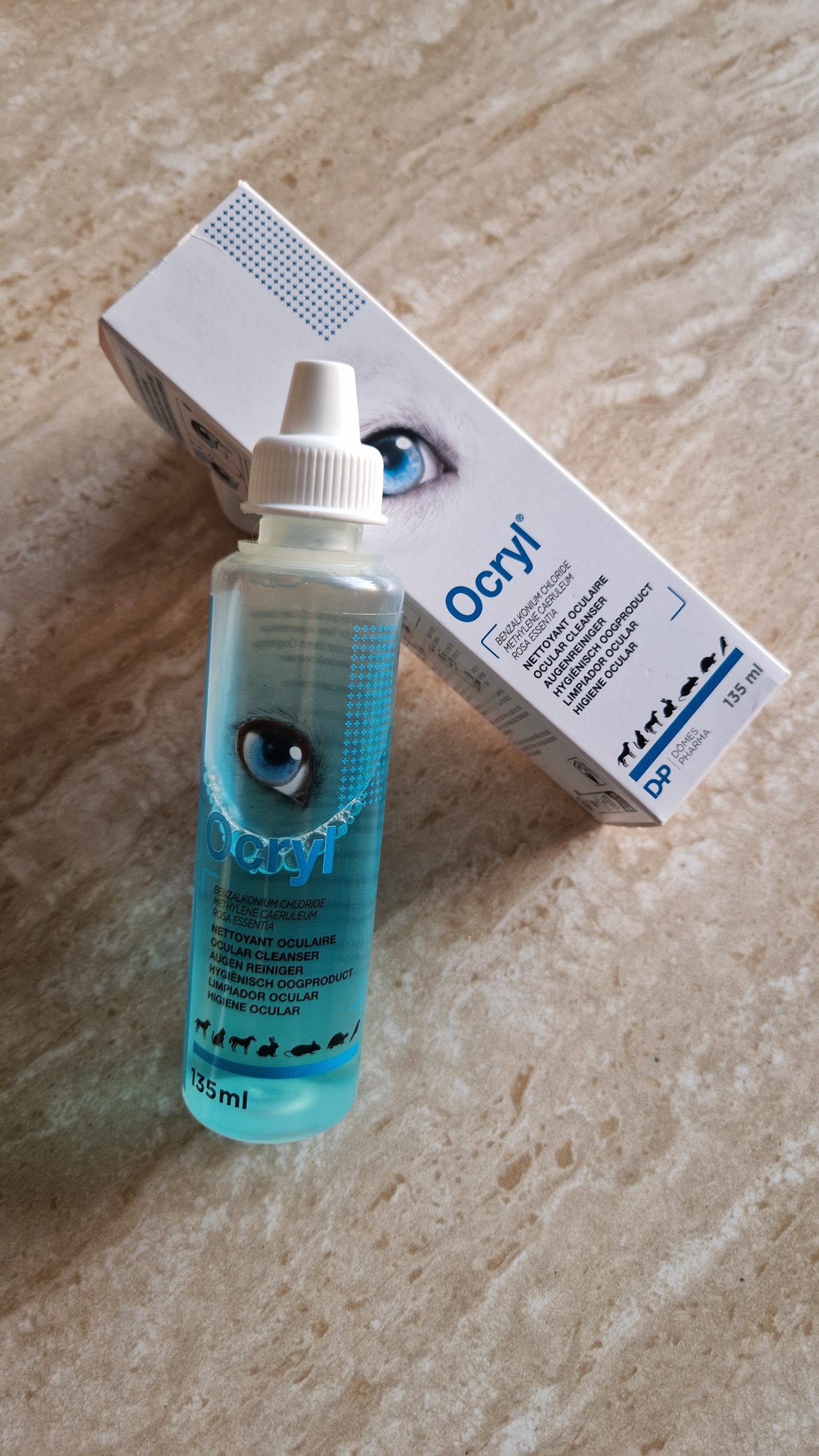 Flacon d'Ocril, lotion oculaire pour Spitz nain